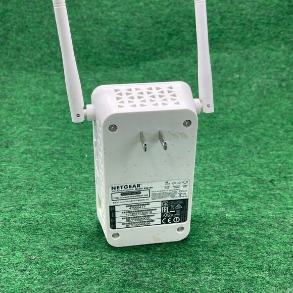Netgear EX6100 AC750 Dual Band WiFi Range Extender - Picture 2 of 3